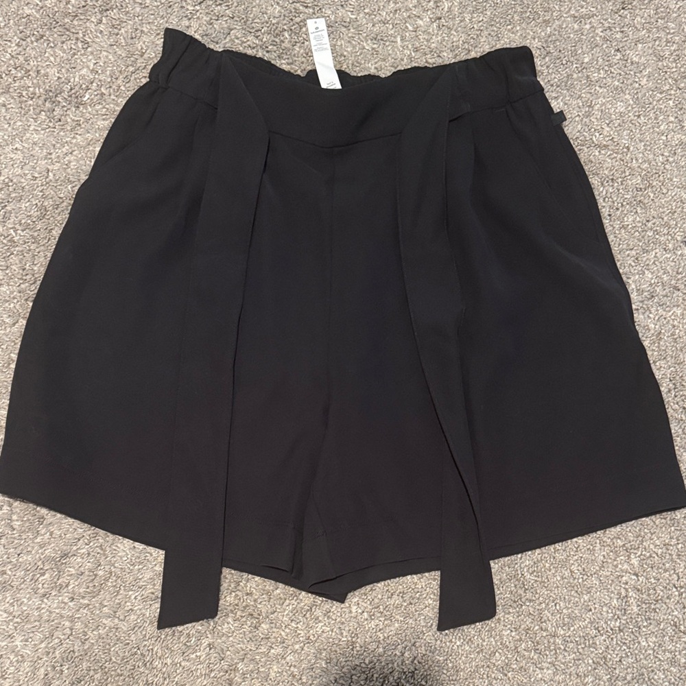 lululemon athletica Women's High Waist Black Shorts
